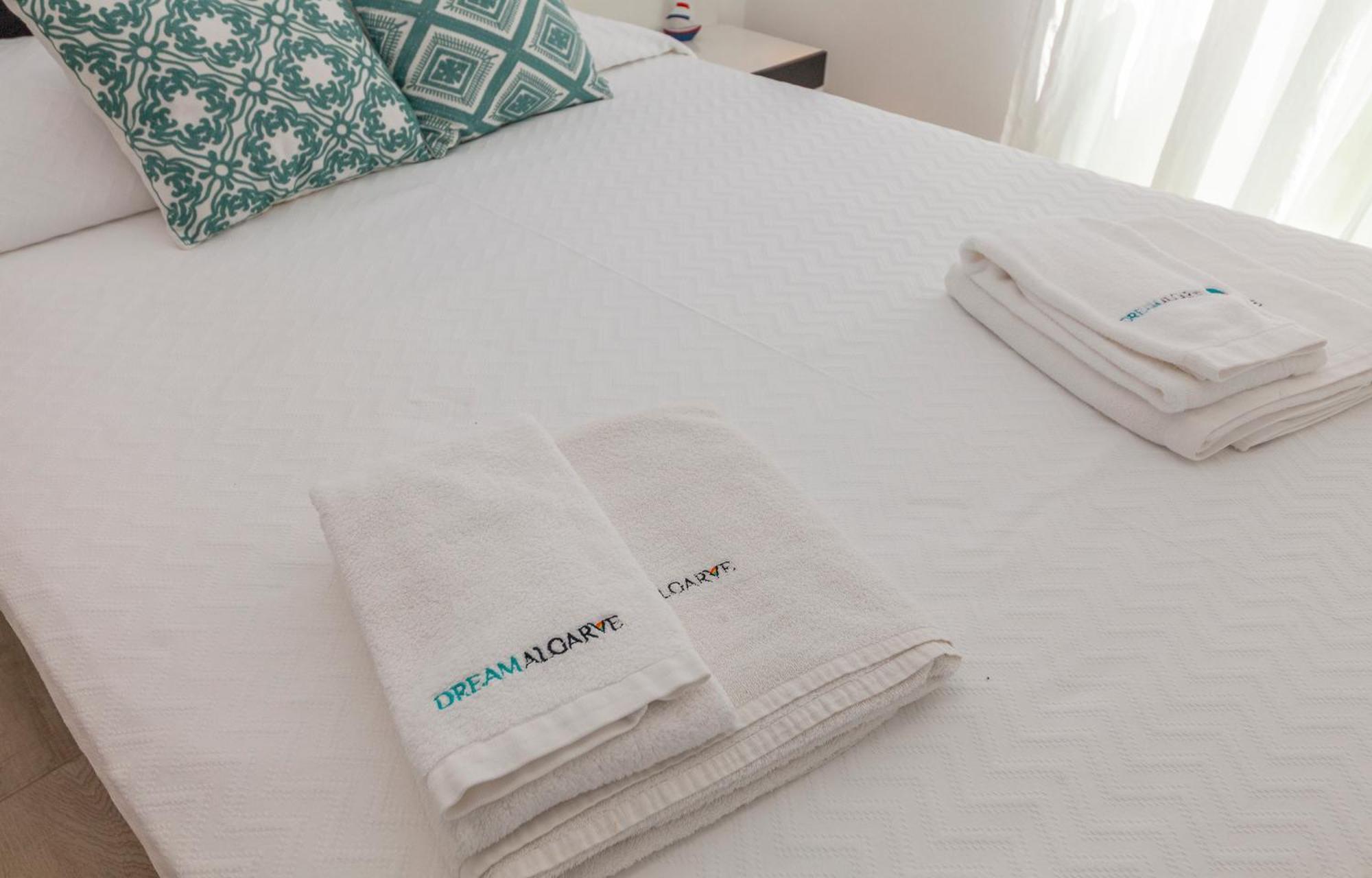 M - Martin & Tomas Guesthouse Lagos Bilik gambar